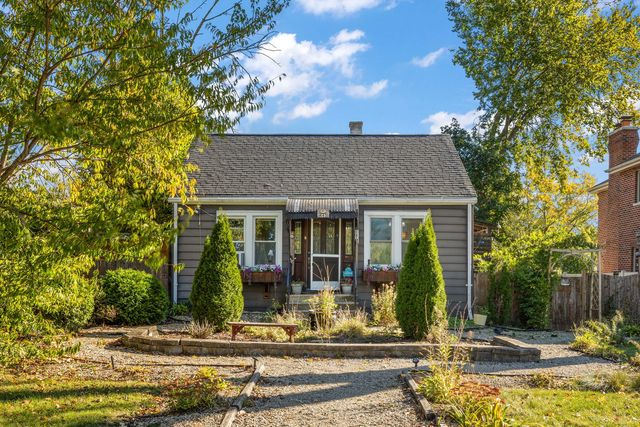 445 S Ellis Street, Bensenville, IL 60106