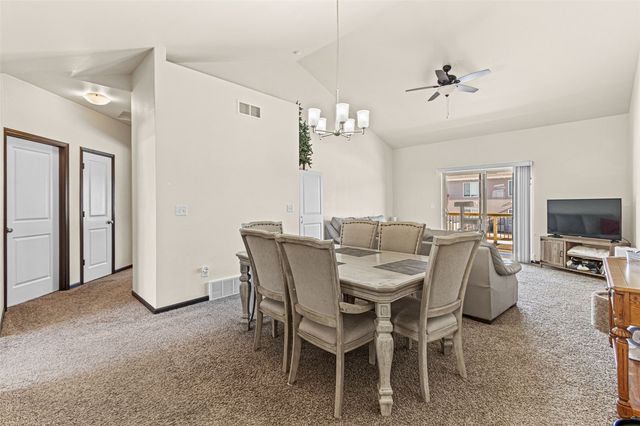 218 Prairie Rose Lane, Solon, IA 52333