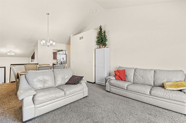 218 Prairie Rose Lane, Solon, IA 52333