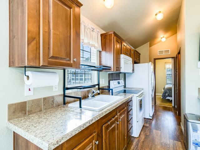 1045 Pelican Isle Drive, Kerens, TX 75144