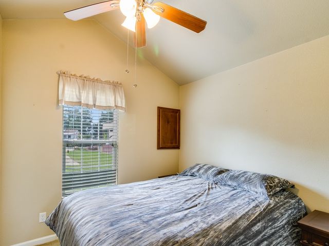 1045 Pelican Isle Drive, Kerens, TX 75144