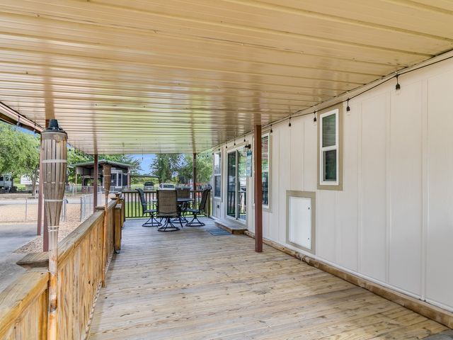1045 Pelican Isle Drive, Kerens, TX 75144