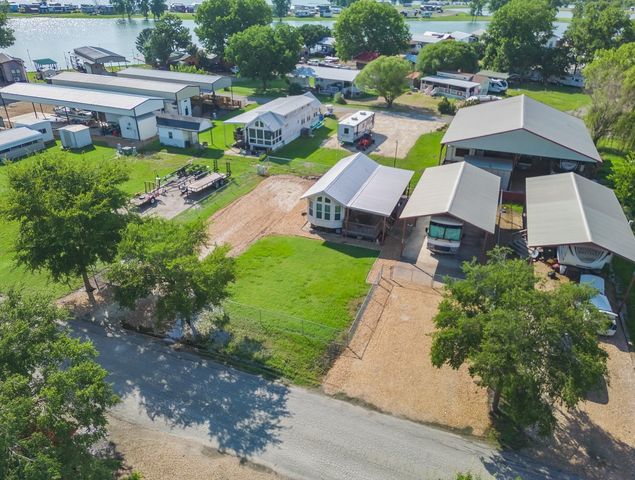 1045 Pelican Isle Drive, Kerens, TX 75144