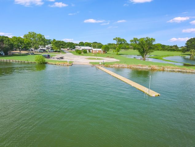 1045 Pelican Isle Drive, Kerens, TX 75144