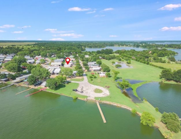 1045 Pelican Isle Drive, Kerens, TX 75144