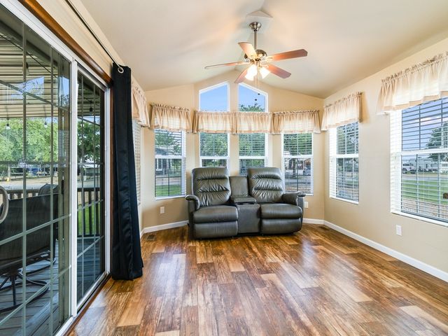 1045 Pelican Isle Drive, Kerens, TX 75144