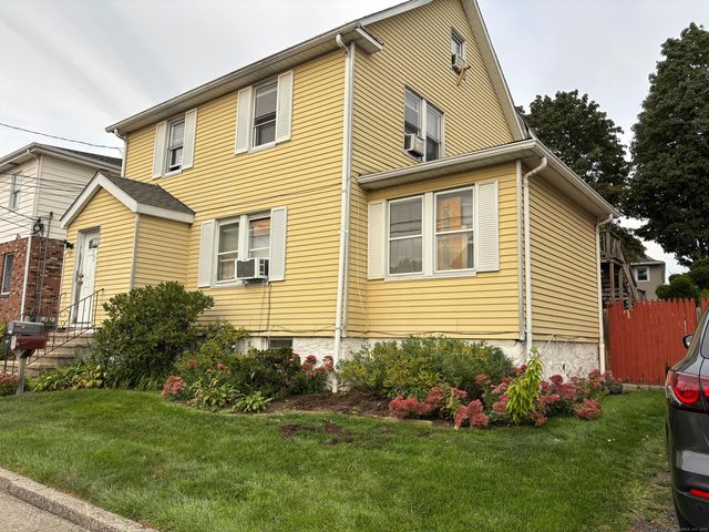 32-36-40 Roosevelt Avenue, Stamford, CT 06902