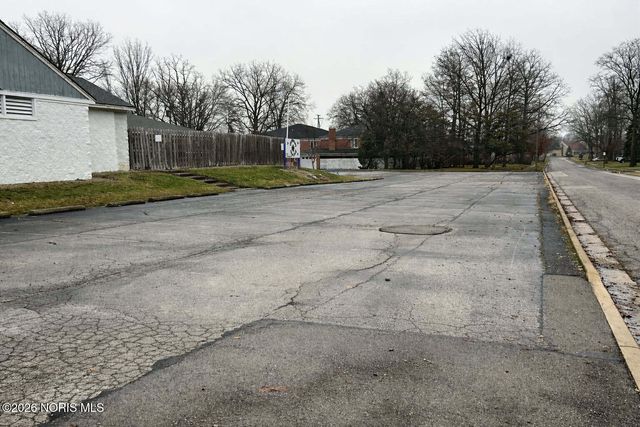 1828 Queenswood Drive, Findlay, OH 45840