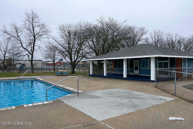 1828 Queenswood Drive, Findlay, OH 45840