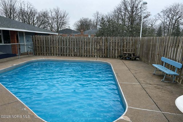 1828 Queenswood Drive, Findlay, OH 45840