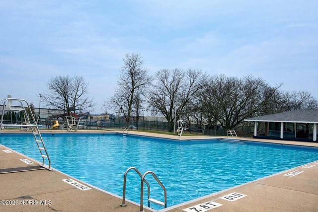 1828 Queenswood Drive, Findlay, OH 45840