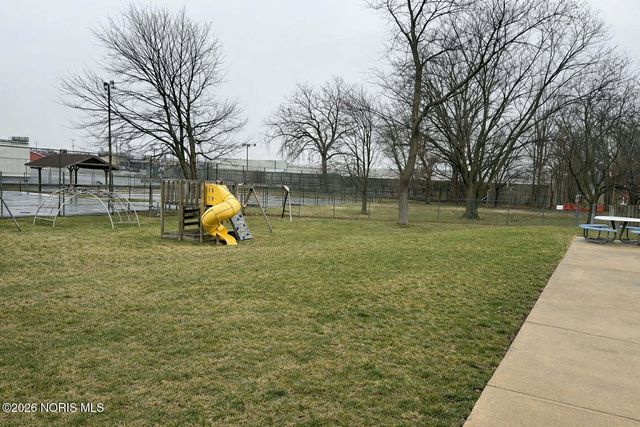 1828 Queenswood Drive, Findlay, OH 45840