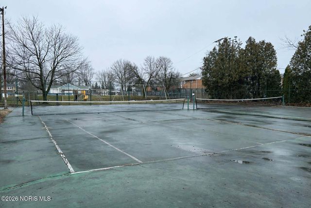 1828 Queenswood Drive, Findlay, OH 45840