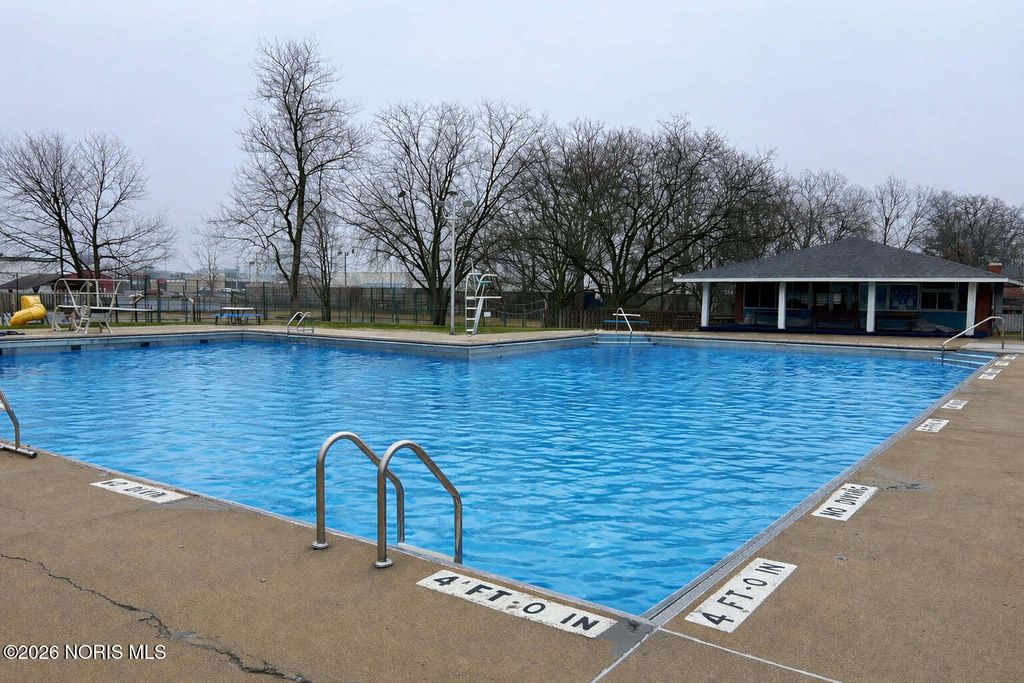 1828 Queenswood Drive, Findlay, OH 45840