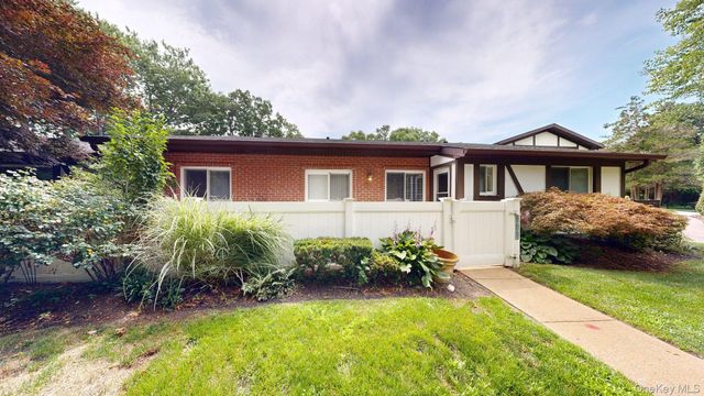 604 Blue Ridge Drive, Medford, NY 11763