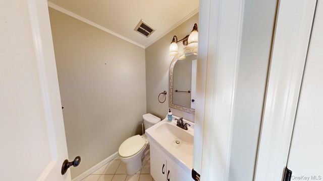 604 Blue Ridge Drive, Medford, NY 11763