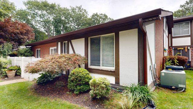 604 Blue Ridge Drive, Medford, NY 11763