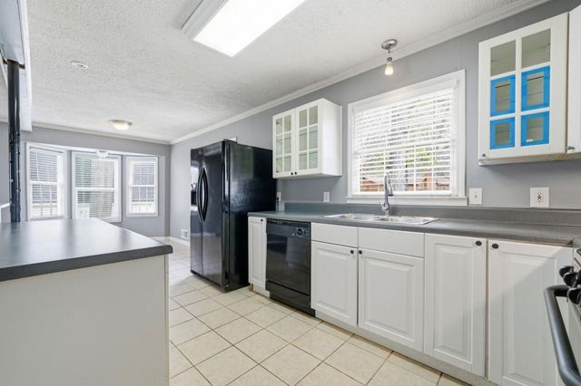 4002 Summer Place, Snellville, GA 30039