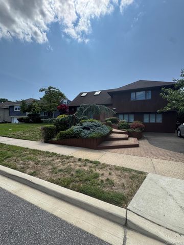 219 Vermont Avenue, Oceanside, NY 11572