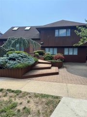 219 Vermont Avenue, Oceanside, NY 11572