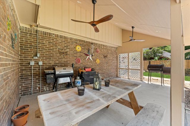 16314 Avenplace Road, Tomball, TX 77377