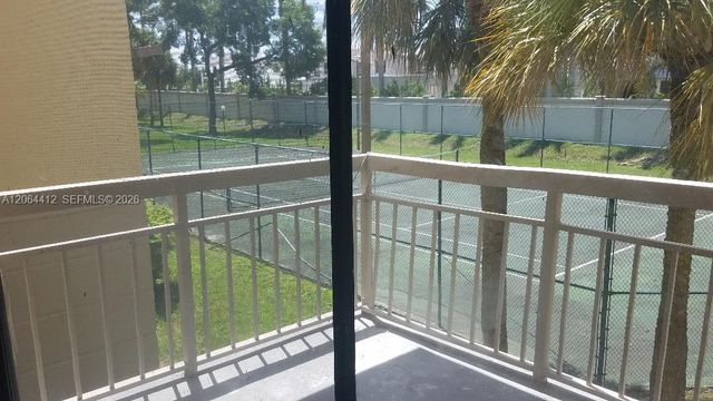 8290 Lake Dr 209, Doral, FL 33166