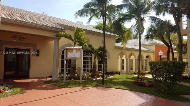 8290 Lake Dr 209, Doral, FL 33166