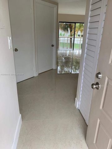 8290 Lake Dr 209, Doral, FL 33166