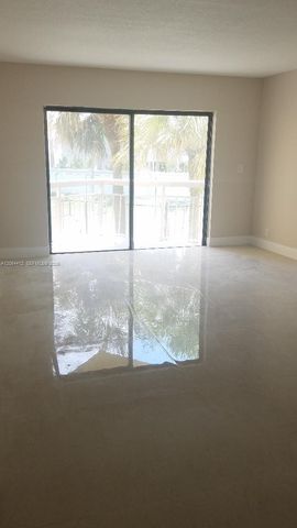 8290 Lake Dr 209, Doral, FL 33166