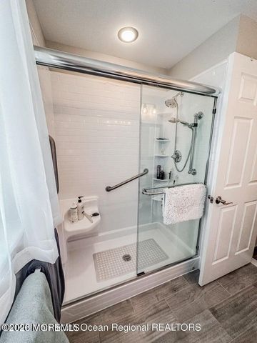 27 Cambridge Circle C, Manchester, NJ 08759