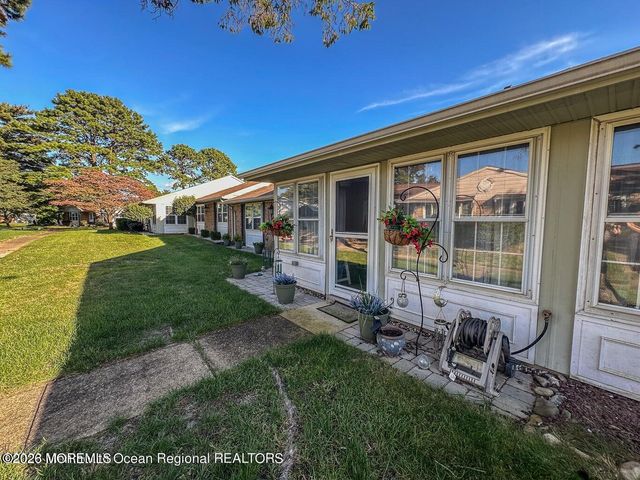 27 Cambridge Circle C, Manchester, NJ 08759