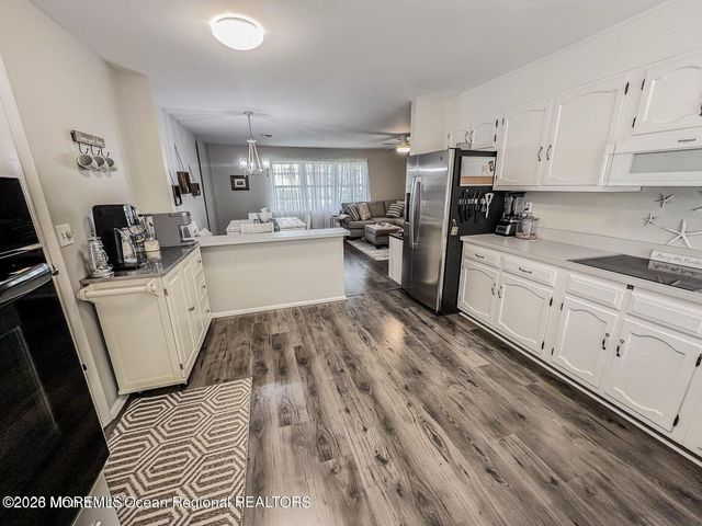 27 Cambridge Circle C, Manchester, NJ 08759