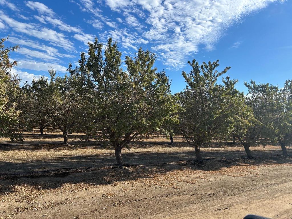 Image 1 of property listing at 29112 Avenue 7, Madera, CA 93637
