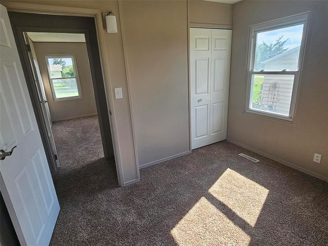 825 Fairview Drive, Marion, IA 52302