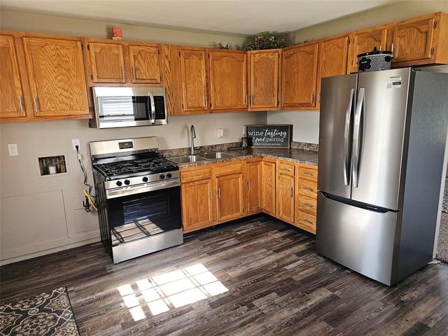 825 Fairview Drive, Marion, IA 52302