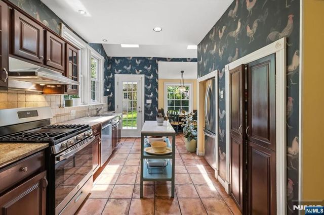 80 Glenwood Road, Englewood, NJ 07631