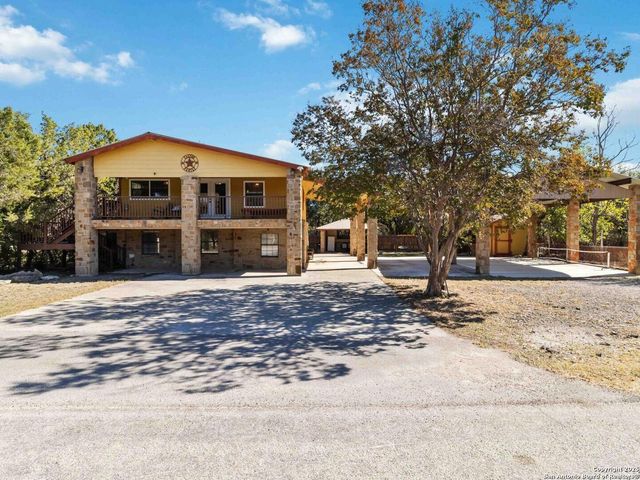 2481 Lakeshore, Canyon Lake, TX 78133