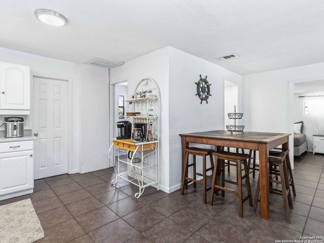 2481 Lakeshore, Canyon Lake, TX 78133