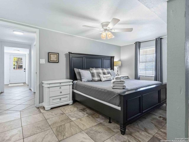 2481 Lakeshore, Canyon Lake, TX 78133