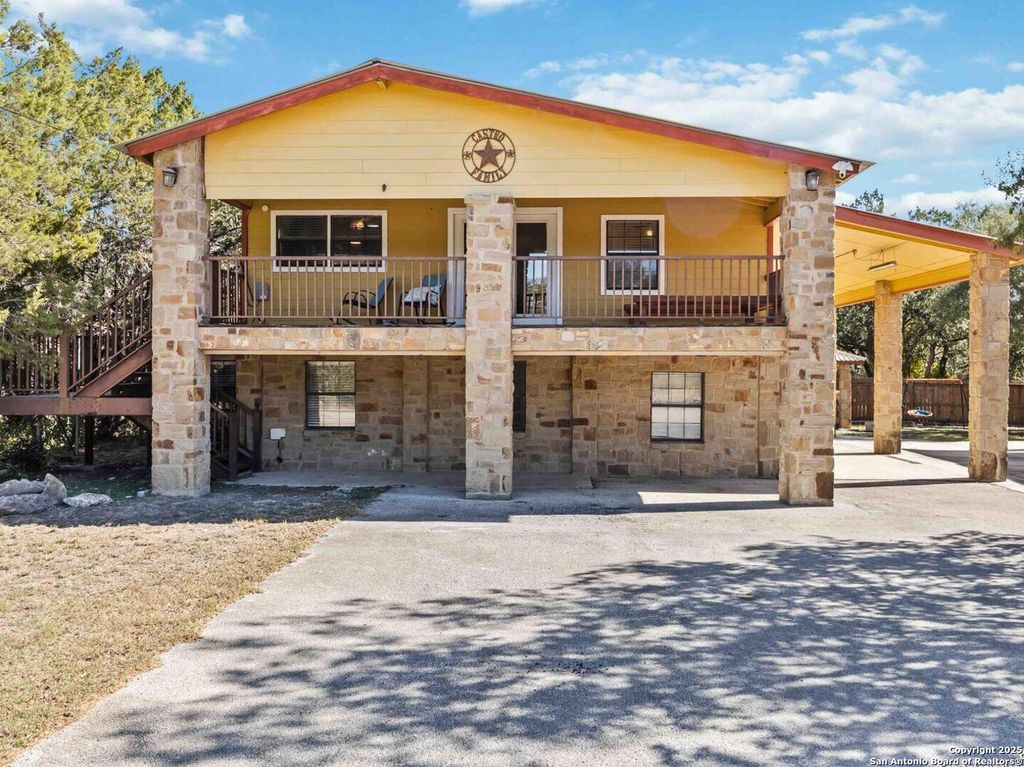 2481 Lakeshore, Canyon Lake, TX 78133