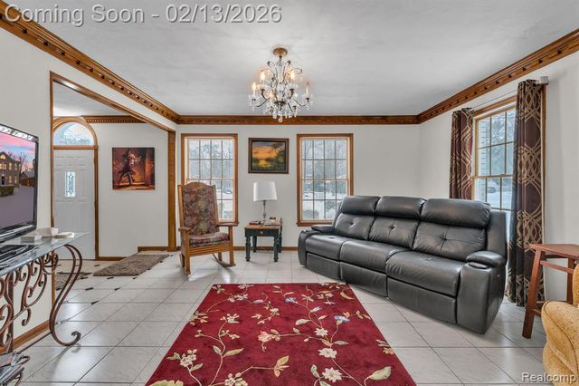 8121 Saint James Drive, Grosse Ile, MI 48138