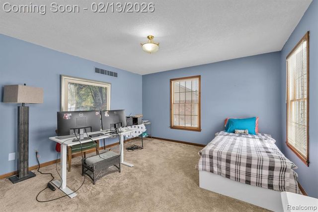 8121 Saint James Drive, Grosse Ile, MI 48138