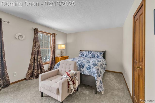 8121 Saint James Drive, Grosse Ile, MI 48138