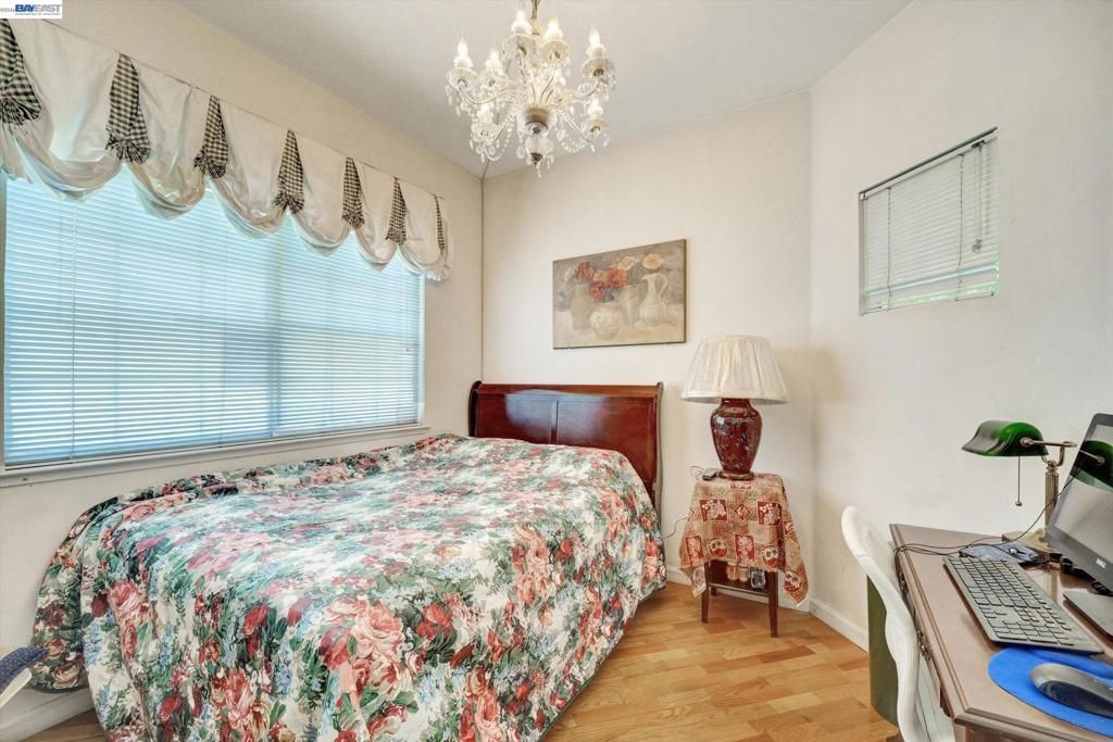 Image 14 of property listing at 15916 Bayberry Ln, San Lorenzo, CA 94580