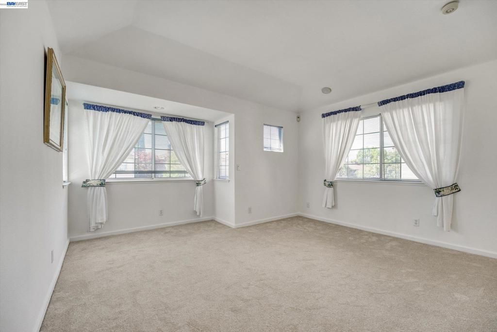 Image 21 of property listing at 15916 Bayberry Ln, San Lorenzo, CA 94580