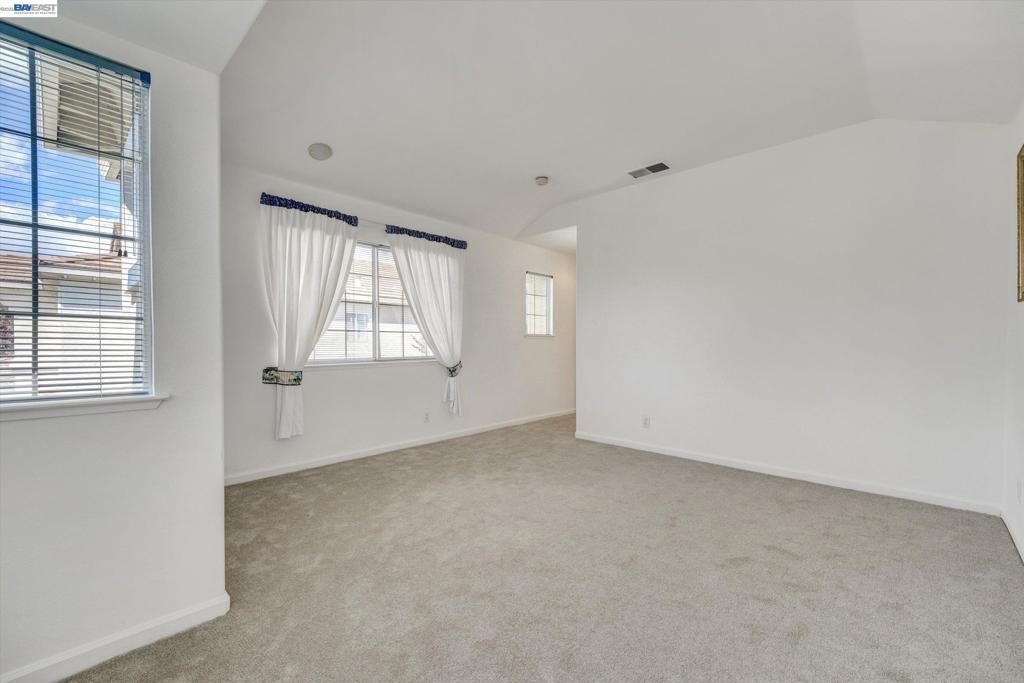 Image 22 of property listing at 15916 Bayberry Ln, San Lorenzo, CA 94580