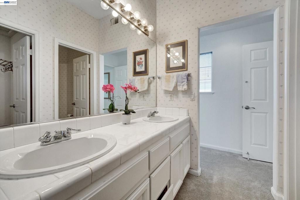 Image 34 of property listing at 15916 Bayberry Ln, San Lorenzo, CA 94580