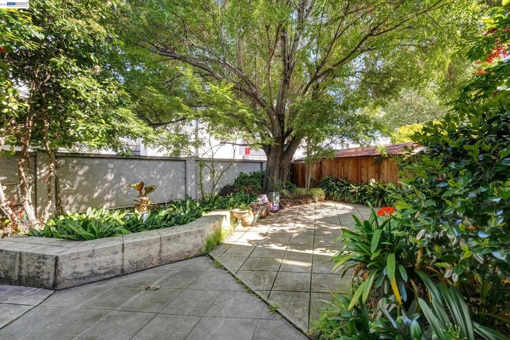 Image 36 of property listing at 15916 Bayberry Ln, San Lorenzo, CA 94580