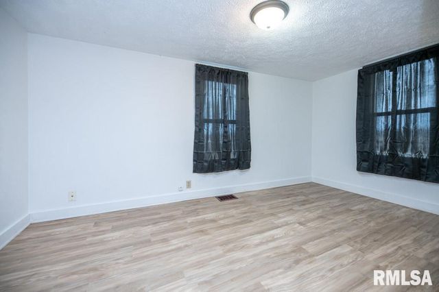 307 5TH Street, South Pekin, IL 61564