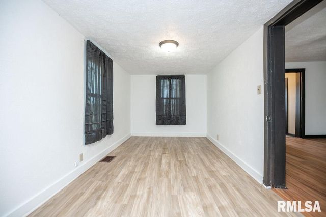 307 5TH Street, South Pekin, IL 61564